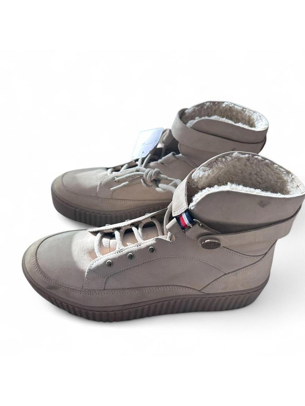 Tommy Hilfiger Warm Lined Lace Up Sneaker Boots US 9.5 NWT